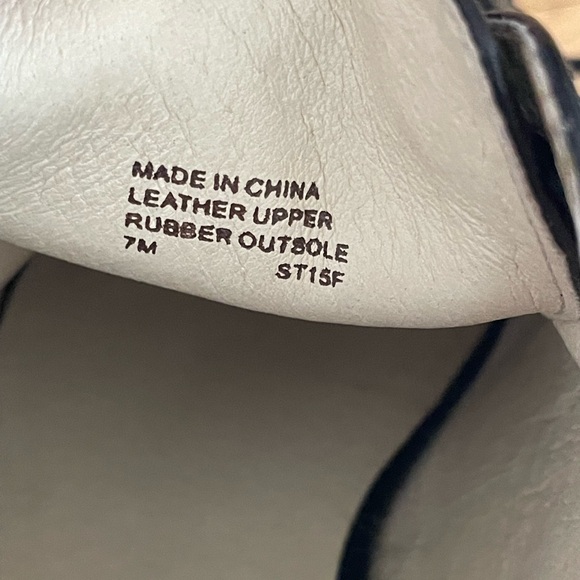 Classic Black Leather Brogues for Women - Picture 7 of 8